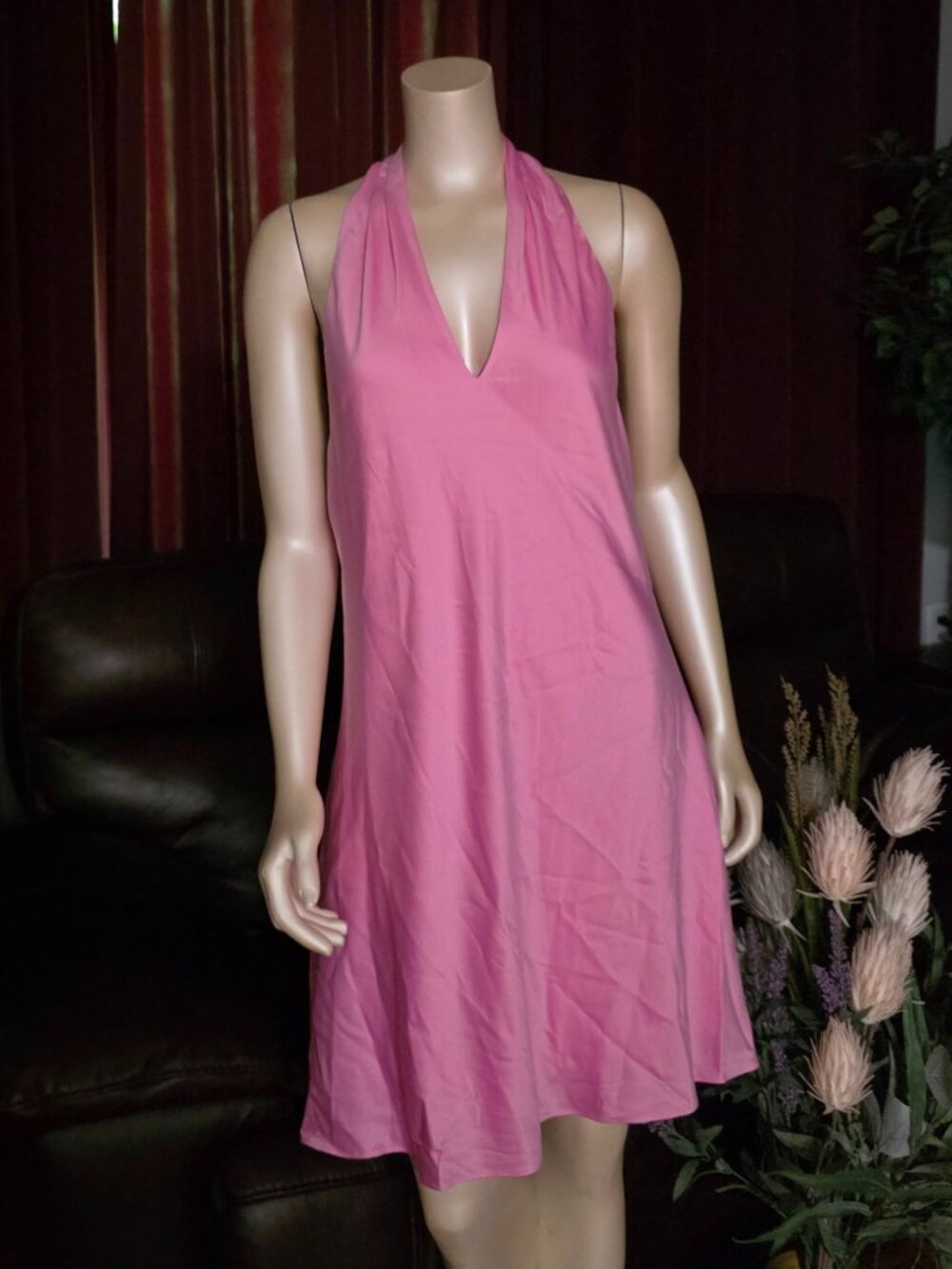 BACKLESS DRESS!